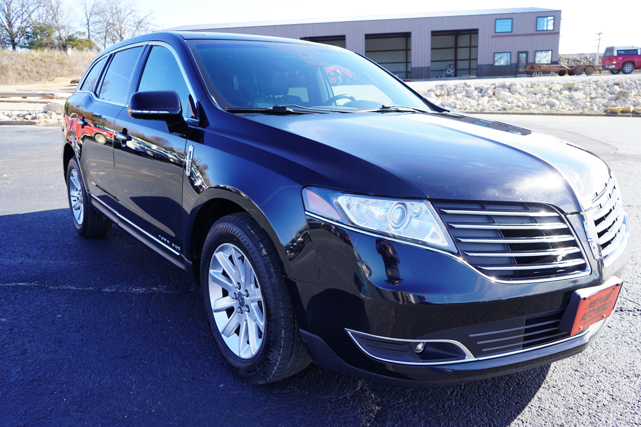 Lincoln MKT 3.7L AWD w/Livery Pkg 2017