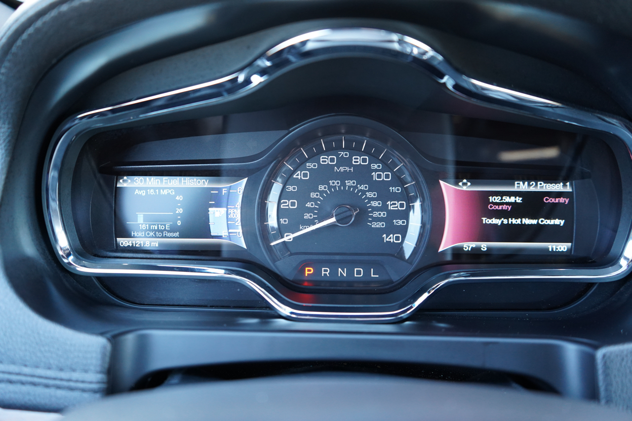 Lincoln MKT 3.7L AWD w/Livery Pkg 2017