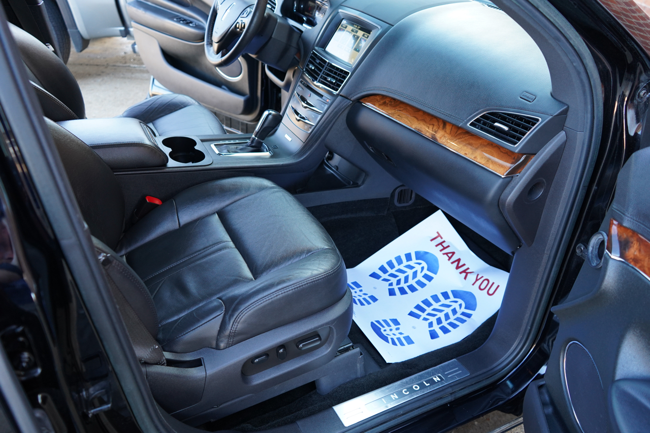 Lincoln MKT 3.7L AWD w/Livery Pkg 2017