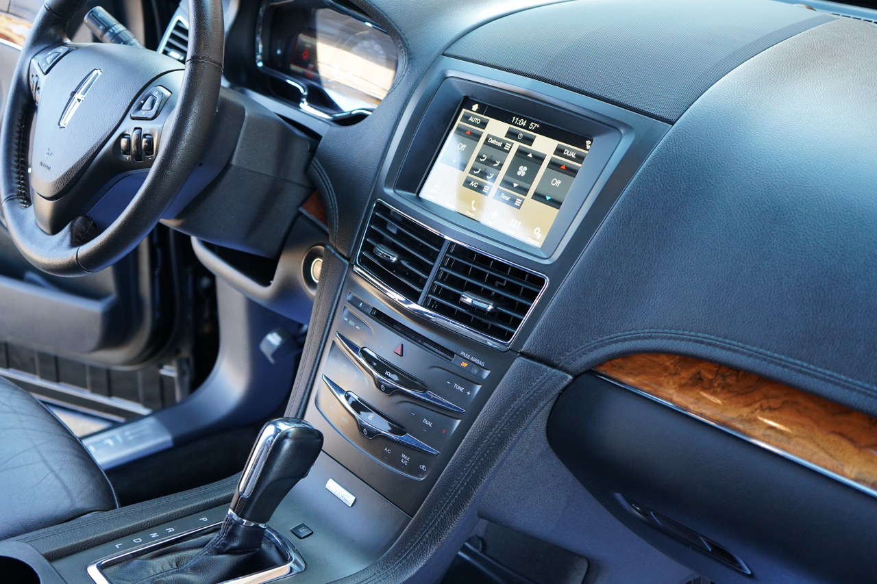 Lincoln MKT 3.7L AWD w/Livery Pkg 2017