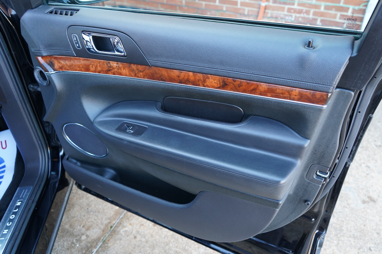 Lincoln MKT 3.7L AWD w/Livery Pkg 2017