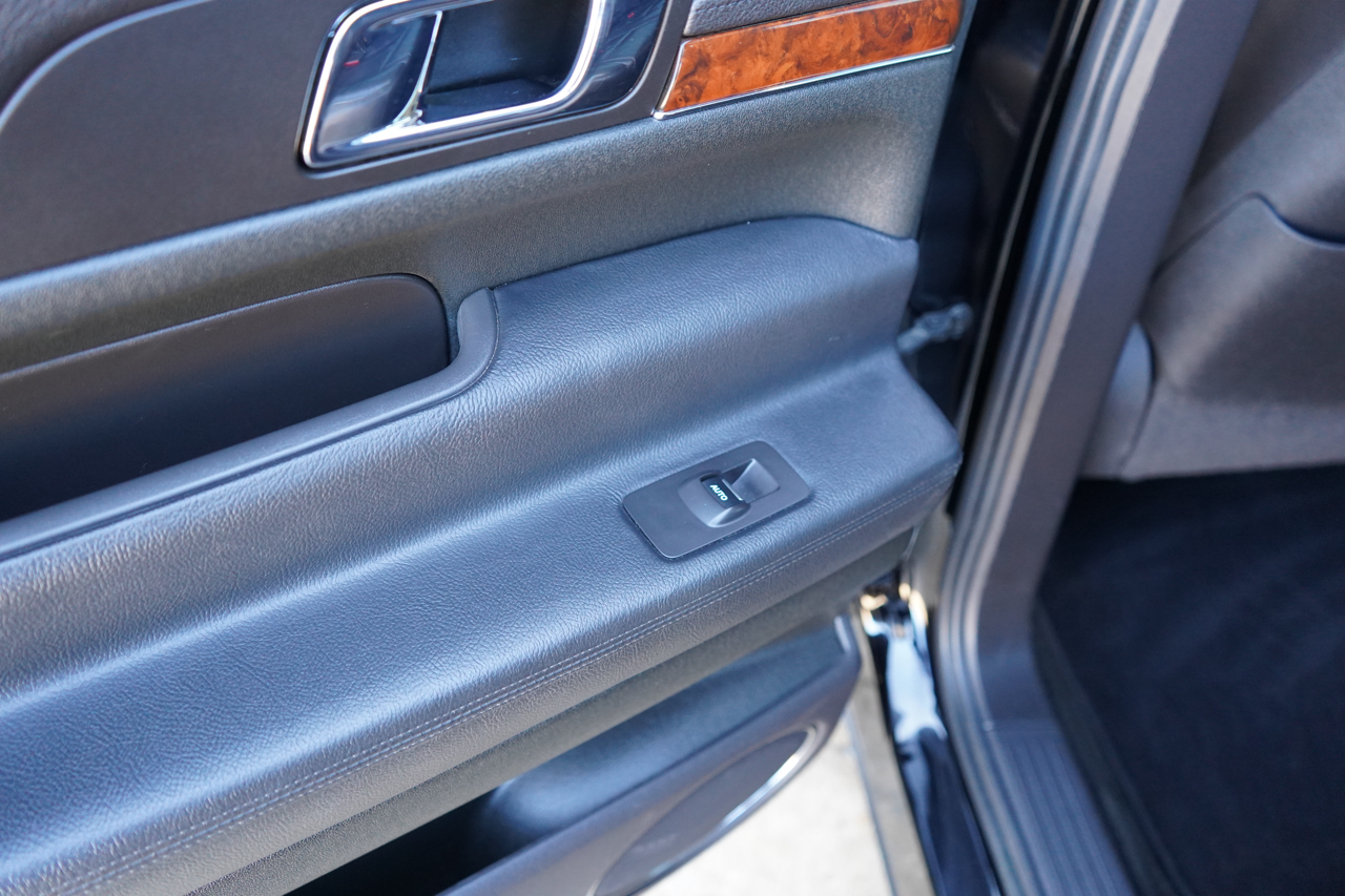 Lincoln MKT 3.7L AWD w/Livery Pkg 2017