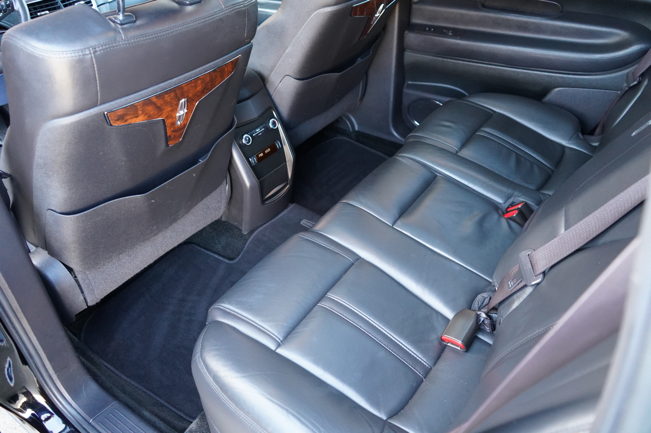 Lincoln MKT 3.7L AWD w/Livery Pkg 2017