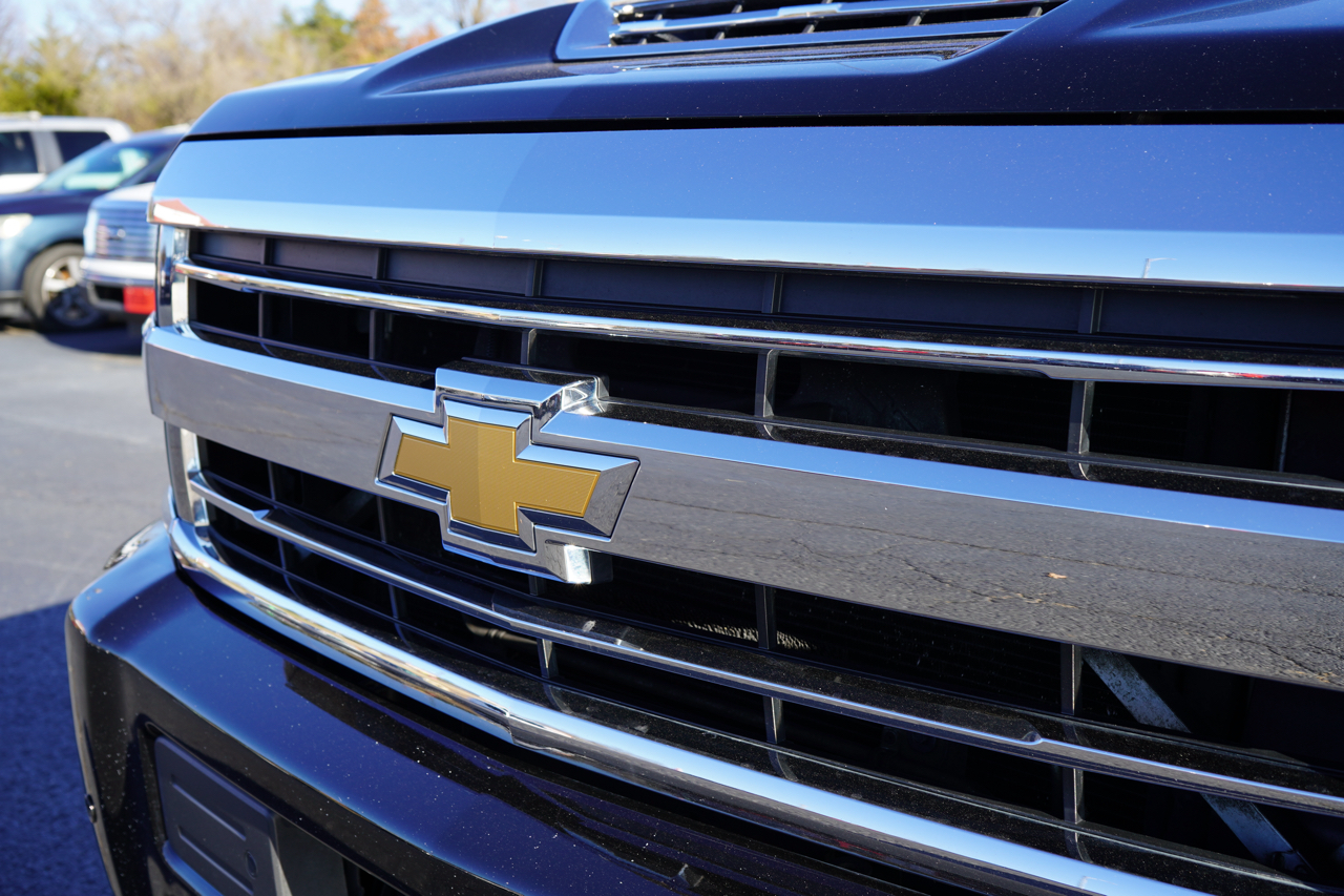 Chevrolet Silverado 3500HD 4WD Crew Cab 153.7" High Country 2018