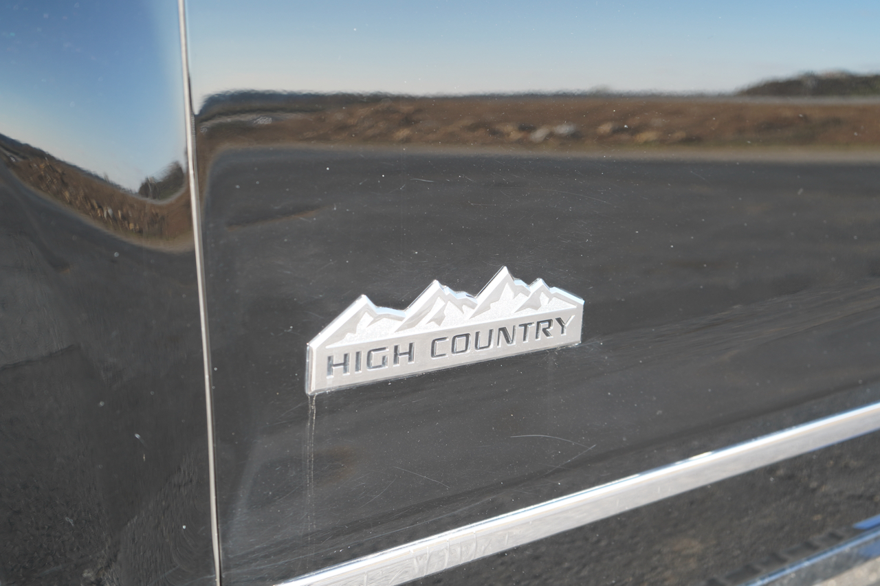 Chevrolet Silverado 3500HD 4WD Crew Cab 153.7" High Country 2018