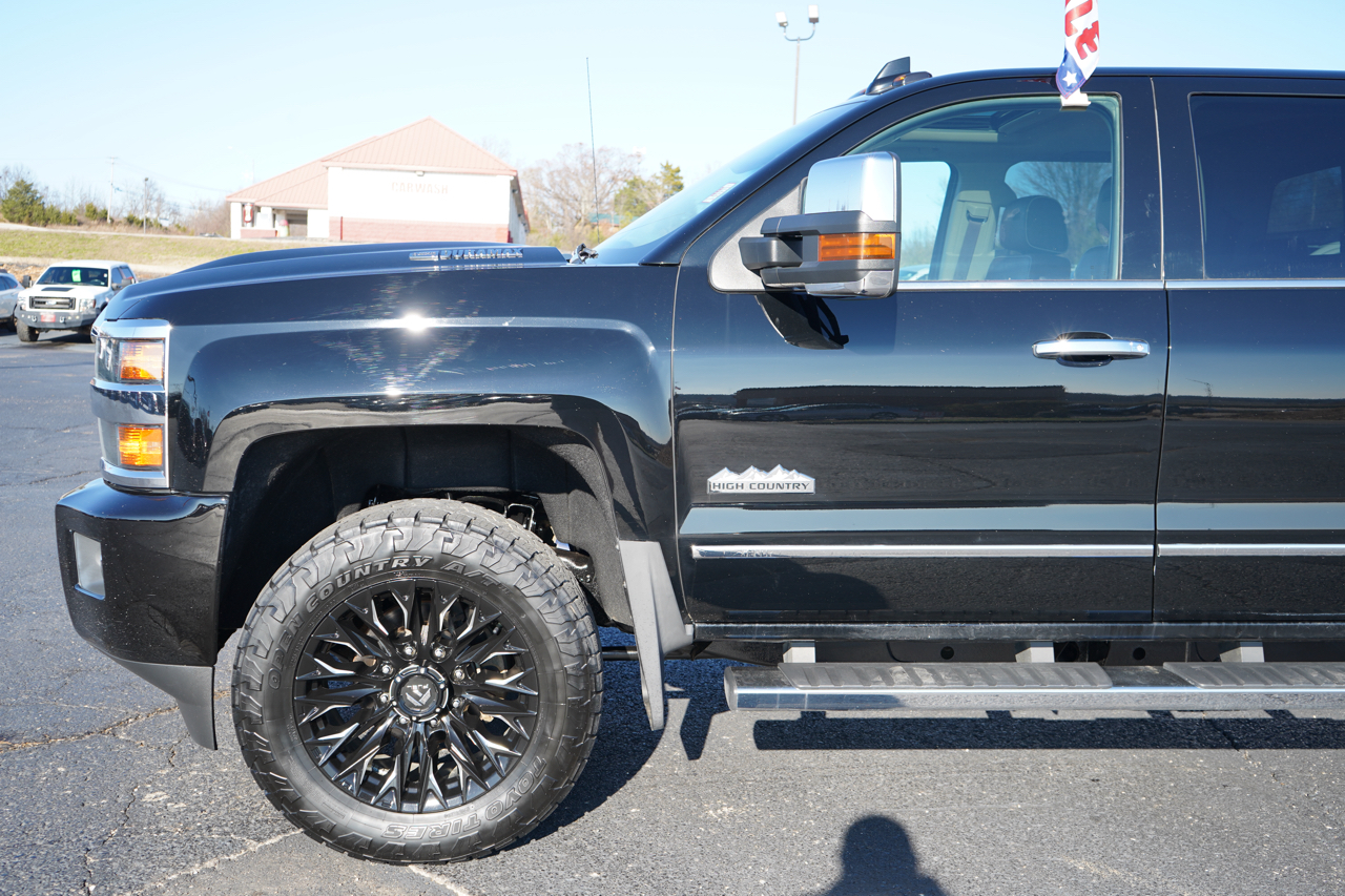 Chevrolet Silverado 3500HD 4WD Crew Cab 153.7" High Country 2018