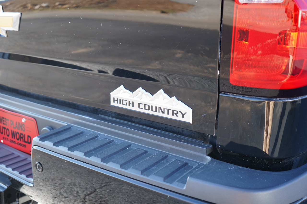 Chevrolet Silverado 3500HD 4WD Crew Cab 153.7" High Country 2018