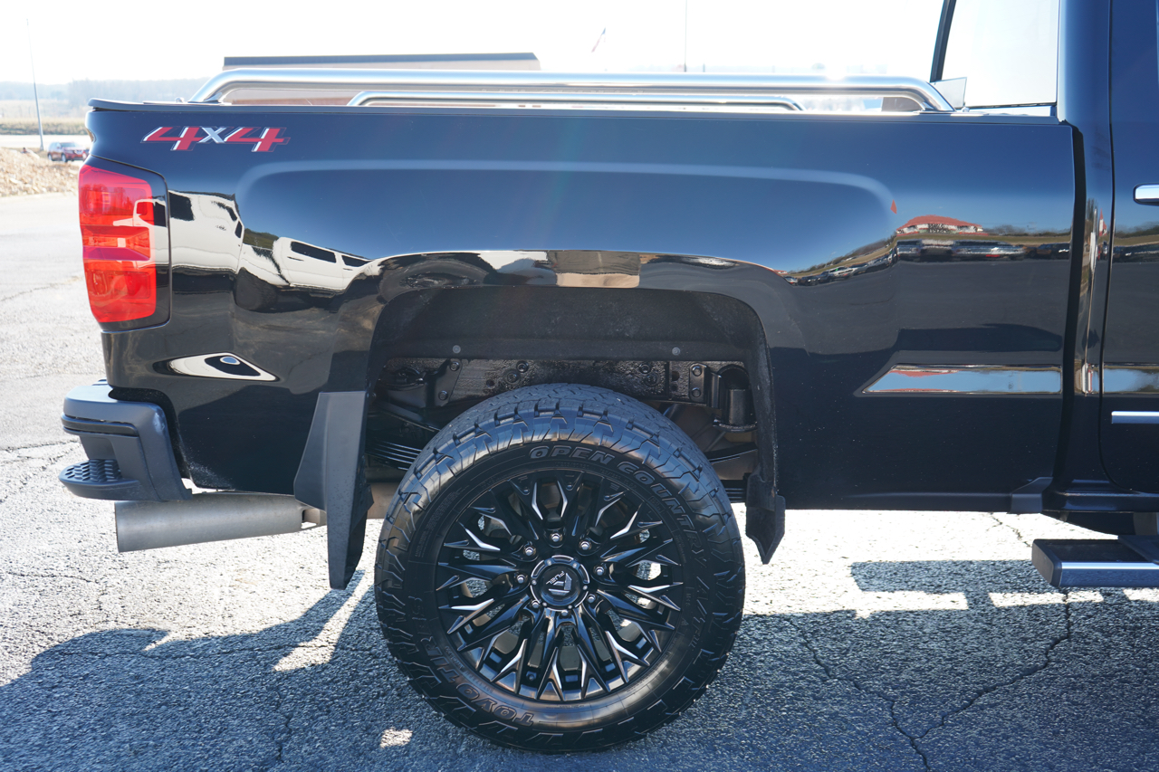 Chevrolet Silverado 3500HD 4WD Crew Cab 153.7" High Country 2018