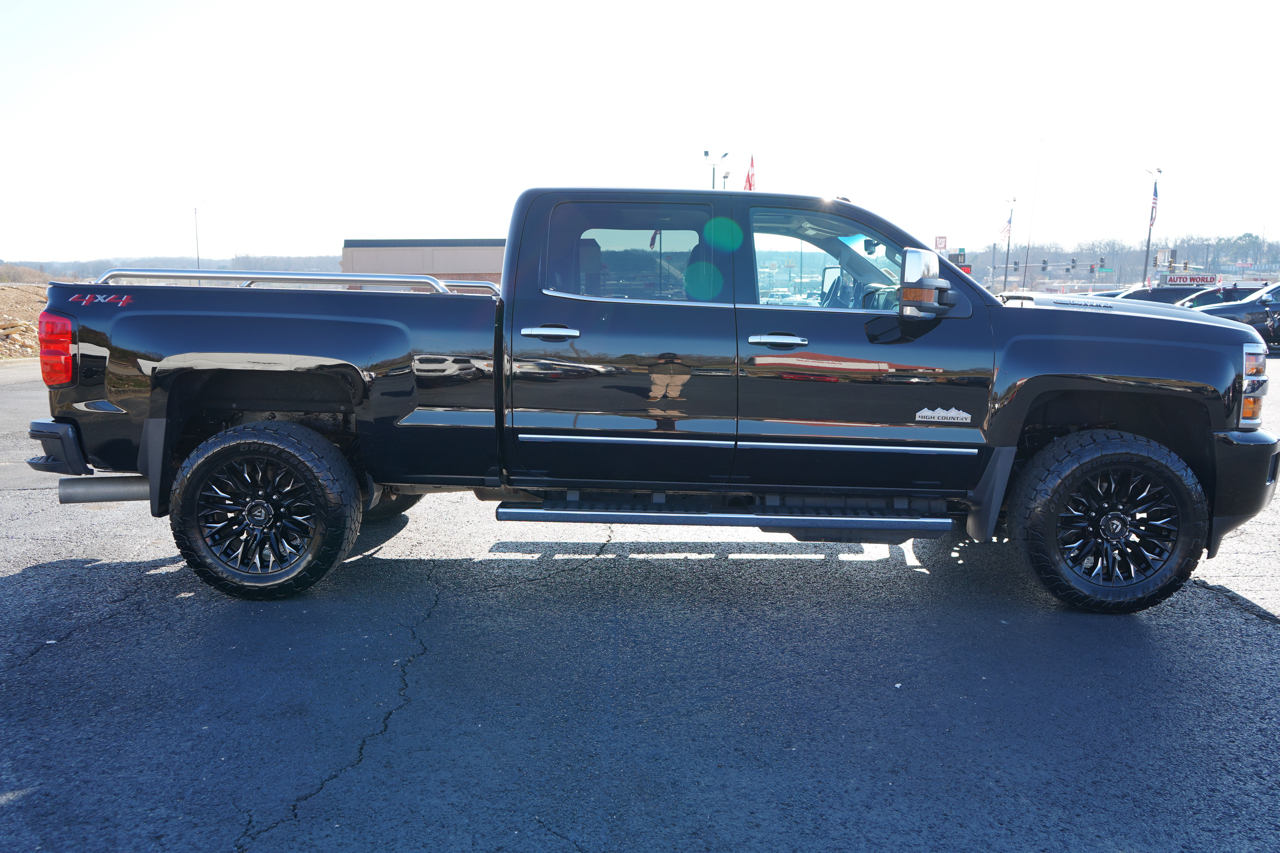 Chevrolet Silverado 3500HD 4WD Crew Cab 153.7" High Country 2018