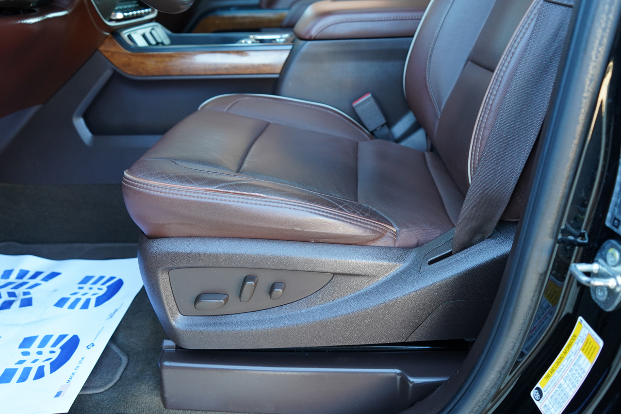 Chevrolet Silverado 3500HD 4WD Crew Cab 153.7" High Country 2018