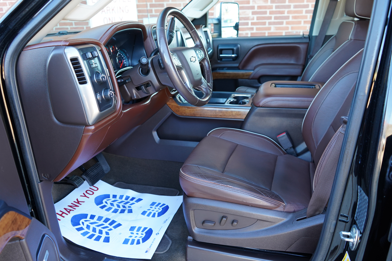 Chevrolet Silverado 3500HD 4WD Crew Cab 153.7" High Country 2018