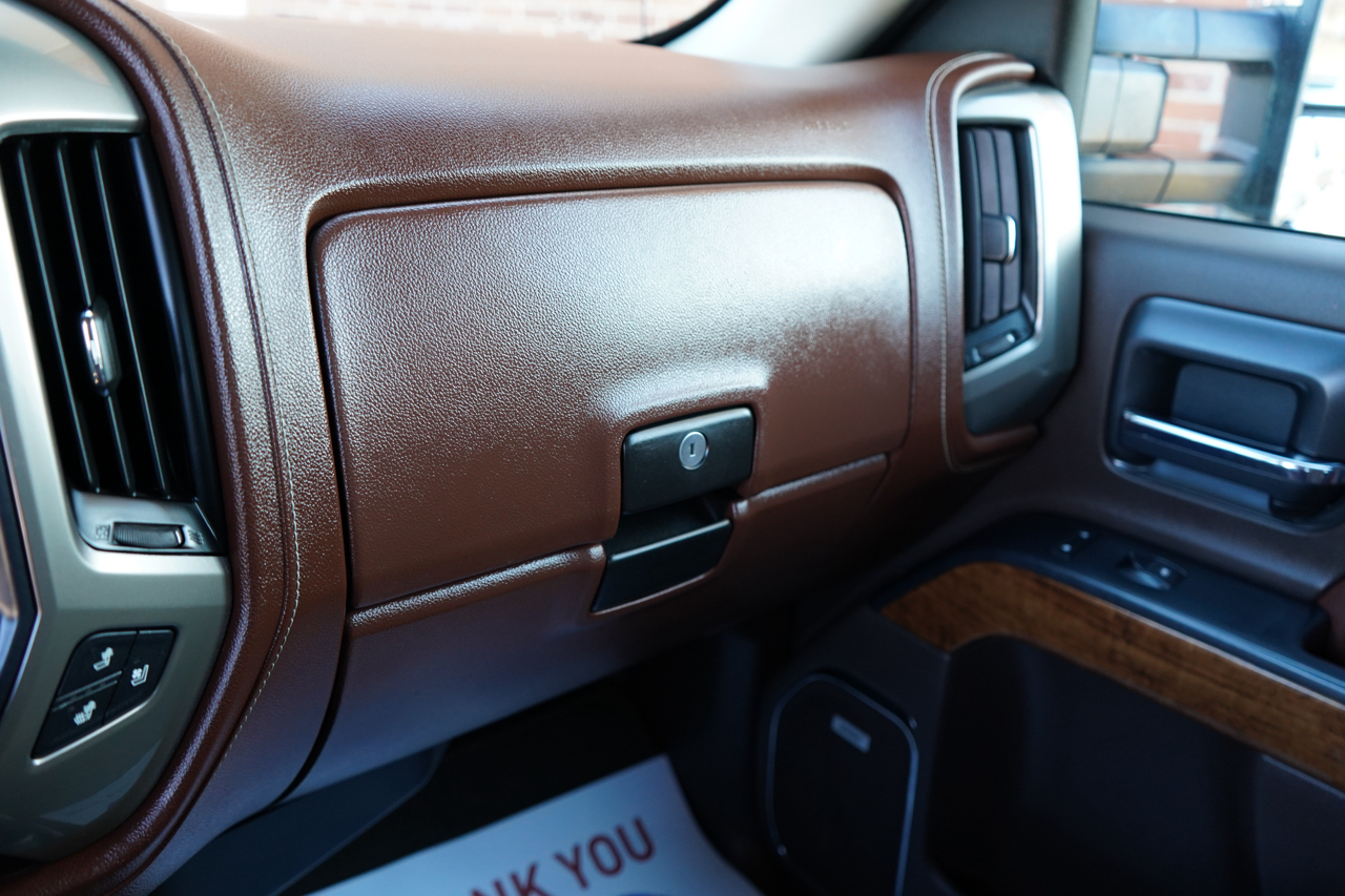 Chevrolet Silverado 3500HD 4WD Crew Cab 153.7" High Country 2018