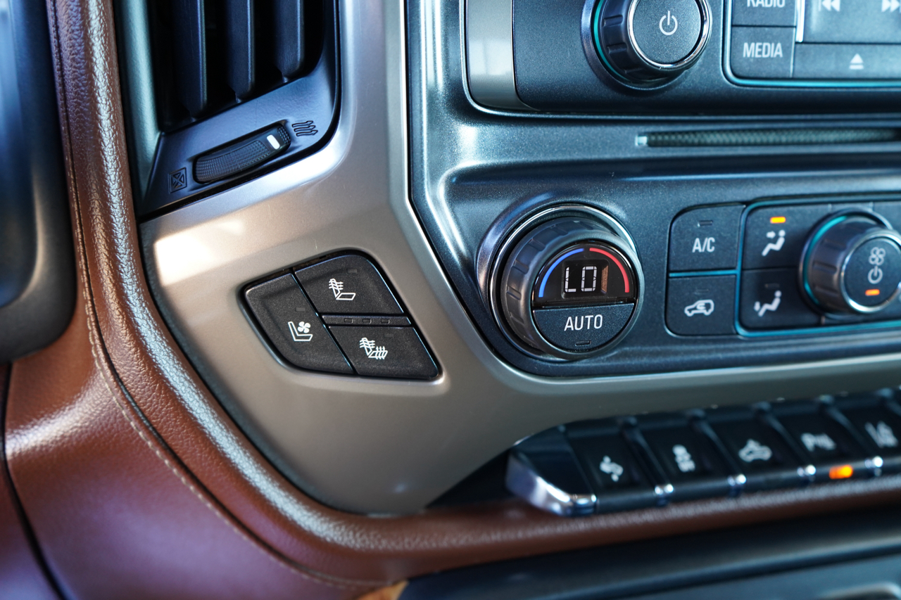 Chevrolet Silverado 3500HD 4WD Crew Cab 153.7" High Country 2018