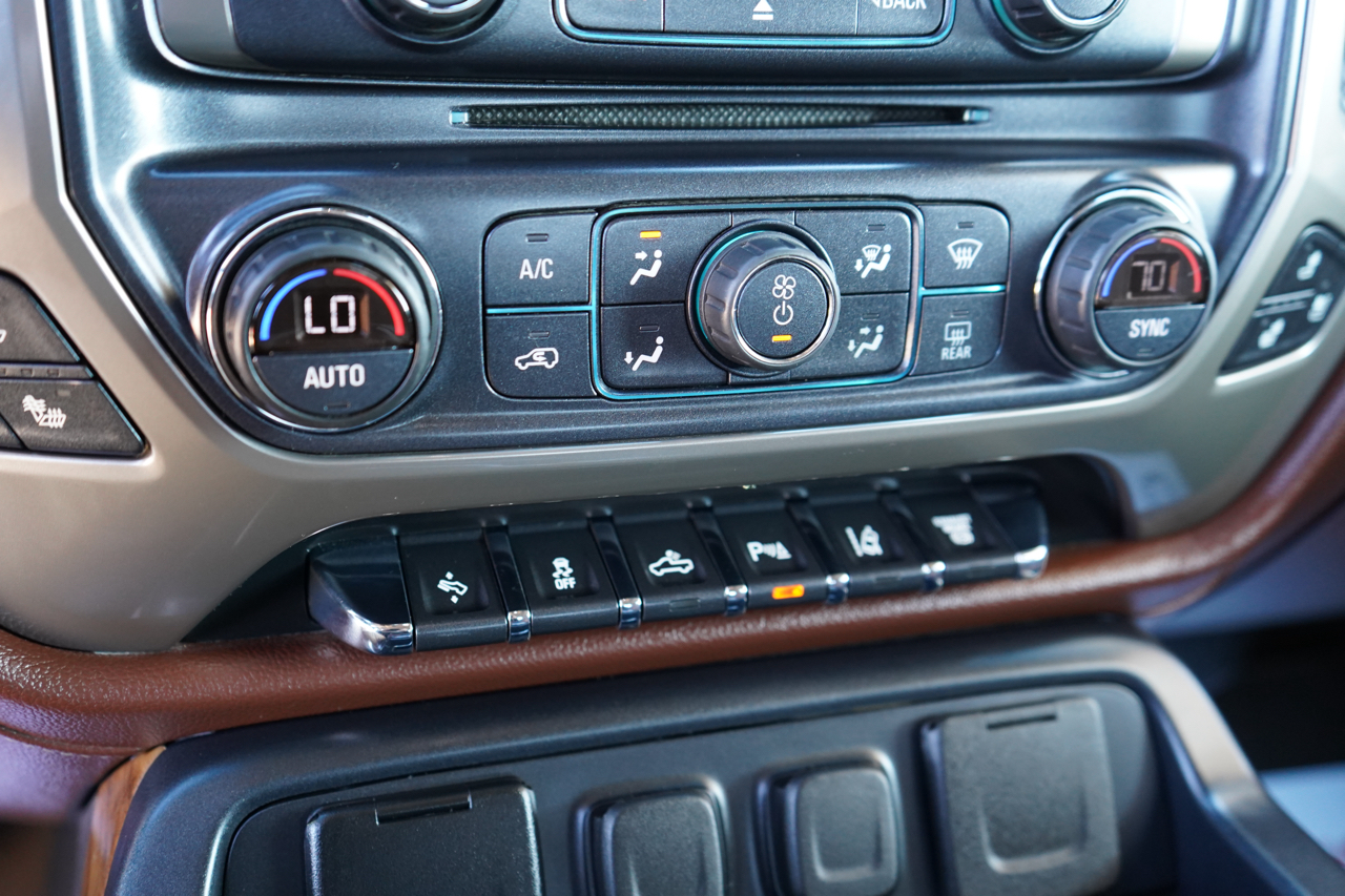 Chevrolet Silverado 3500HD 4WD Crew Cab 153.7" High Country 2018