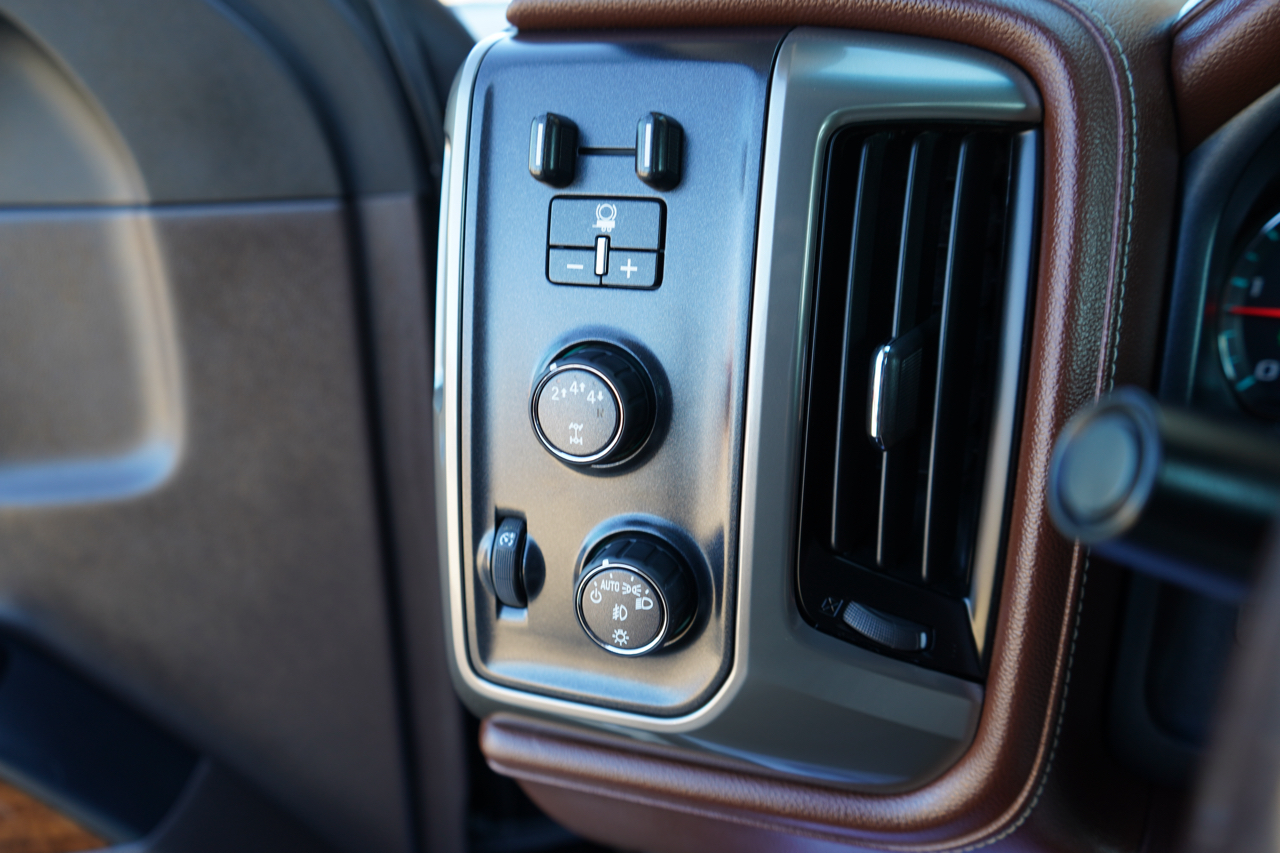 Chevrolet Silverado 3500HD 4WD Crew Cab 153.7" High Country 2018