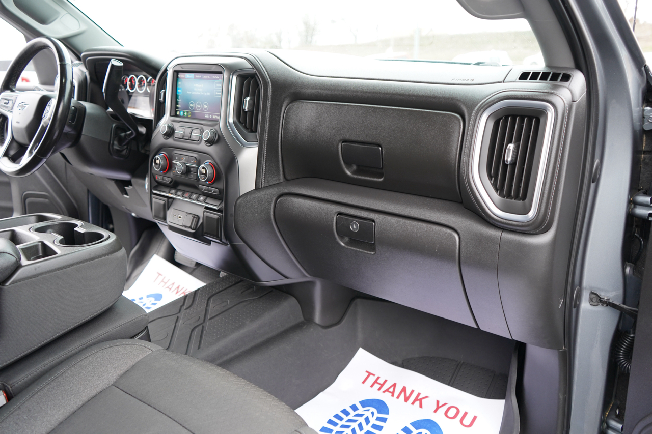 Chevrolet Silverado 1500 4WD Crew Cab 147" RST 2021