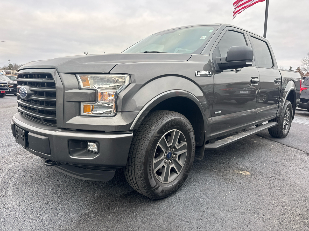 2016 Ford F-150 4WD SuperCrew 145" XLT