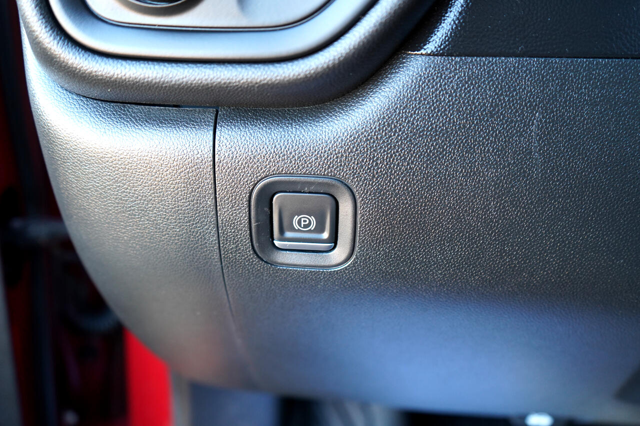 Chevrolet Silverado 1500 4WD Crew Cab 147" Custom Trail Boss 2020