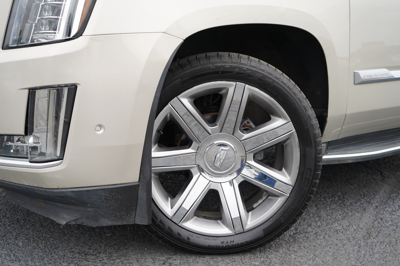 Cadillac Escalade 4WD 4dr Luxury 2017