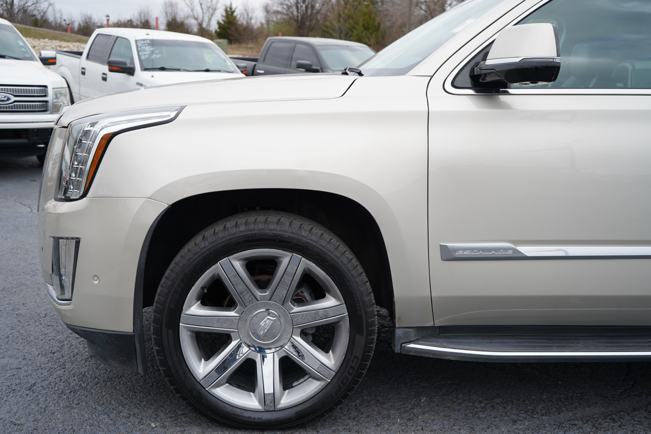 Cadillac Escalade 4WD 4dr Luxury 2017