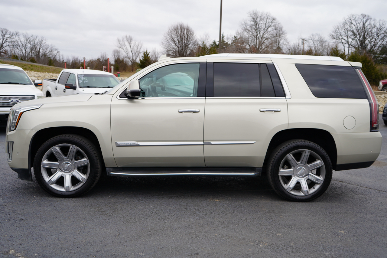 Cadillac Escalade 4WD 4dr Luxury 2017