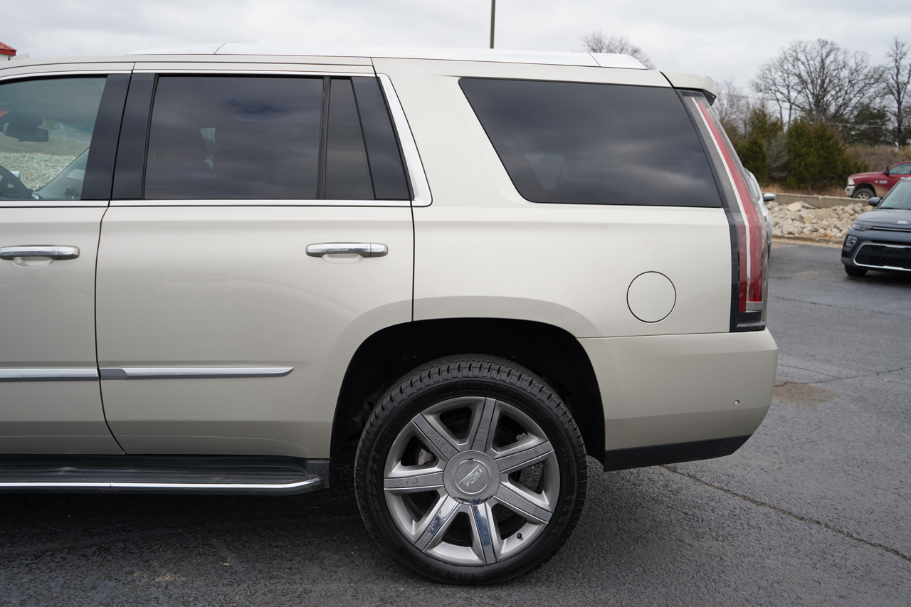 Cadillac Escalade 4WD 4dr Luxury 2017