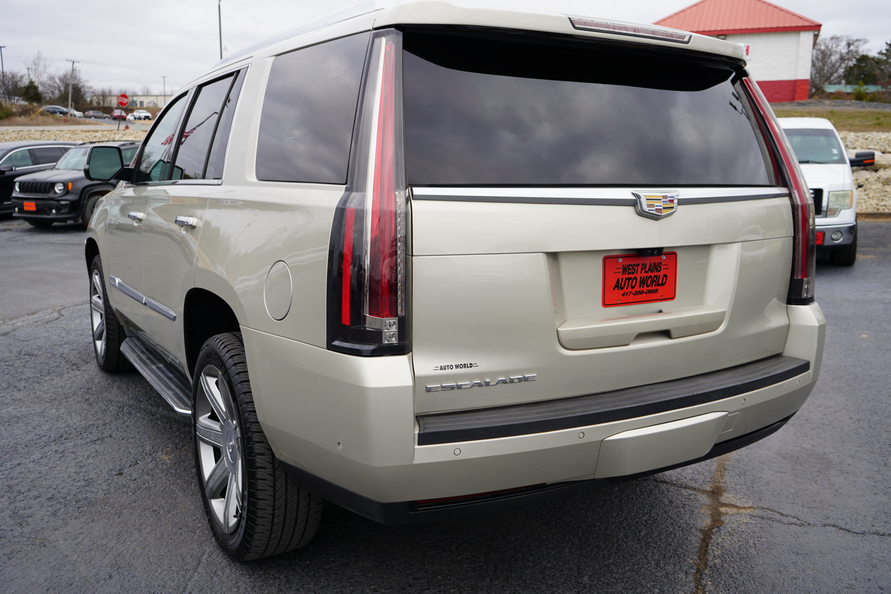 Cadillac Escalade 4WD 4dr Luxury 2017