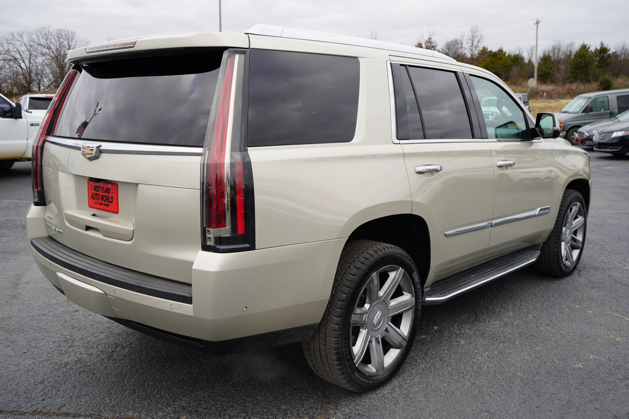 Cadillac Escalade 4WD 4dr Luxury 2017