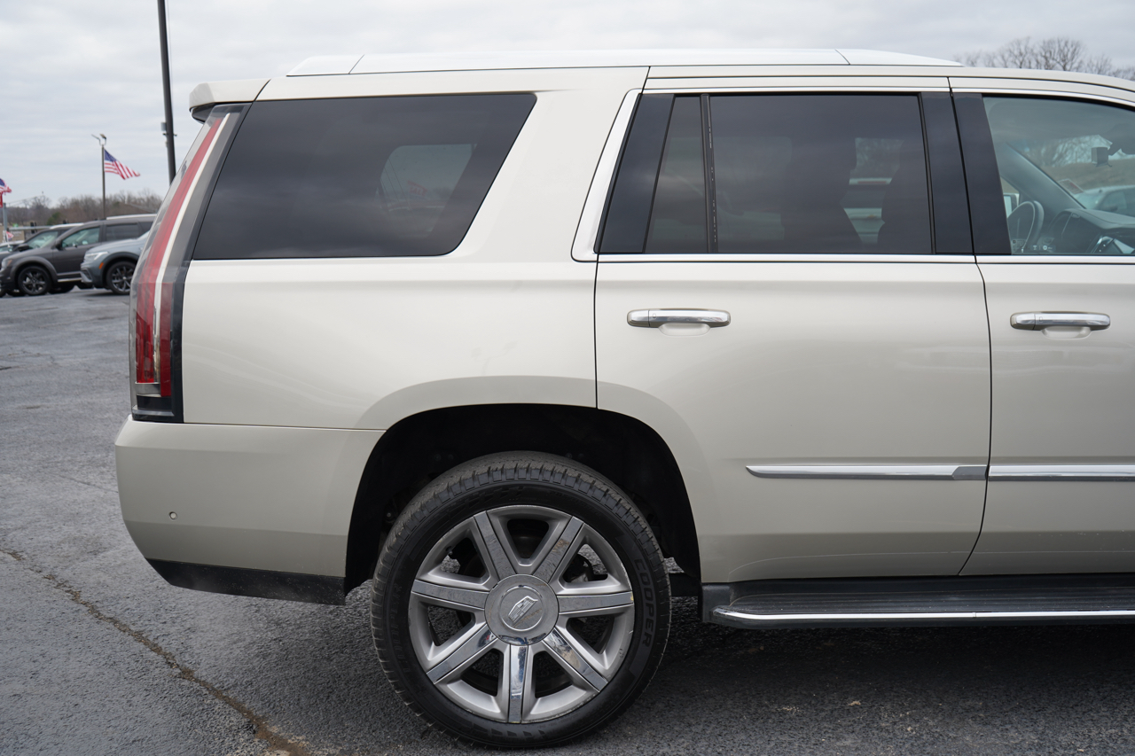 Cadillac Escalade 4WD 4dr Luxury 2017