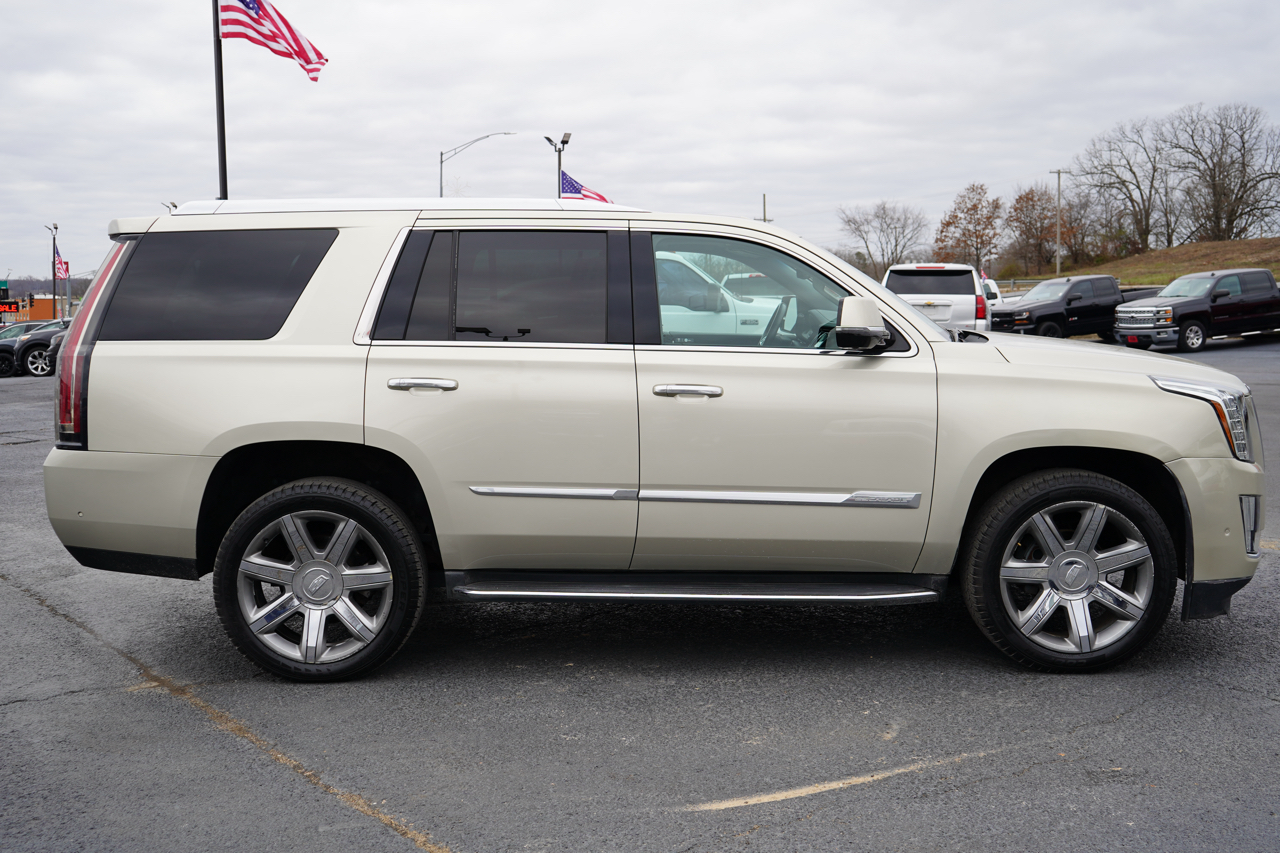 Cadillac Escalade 4WD 4dr Luxury 2017