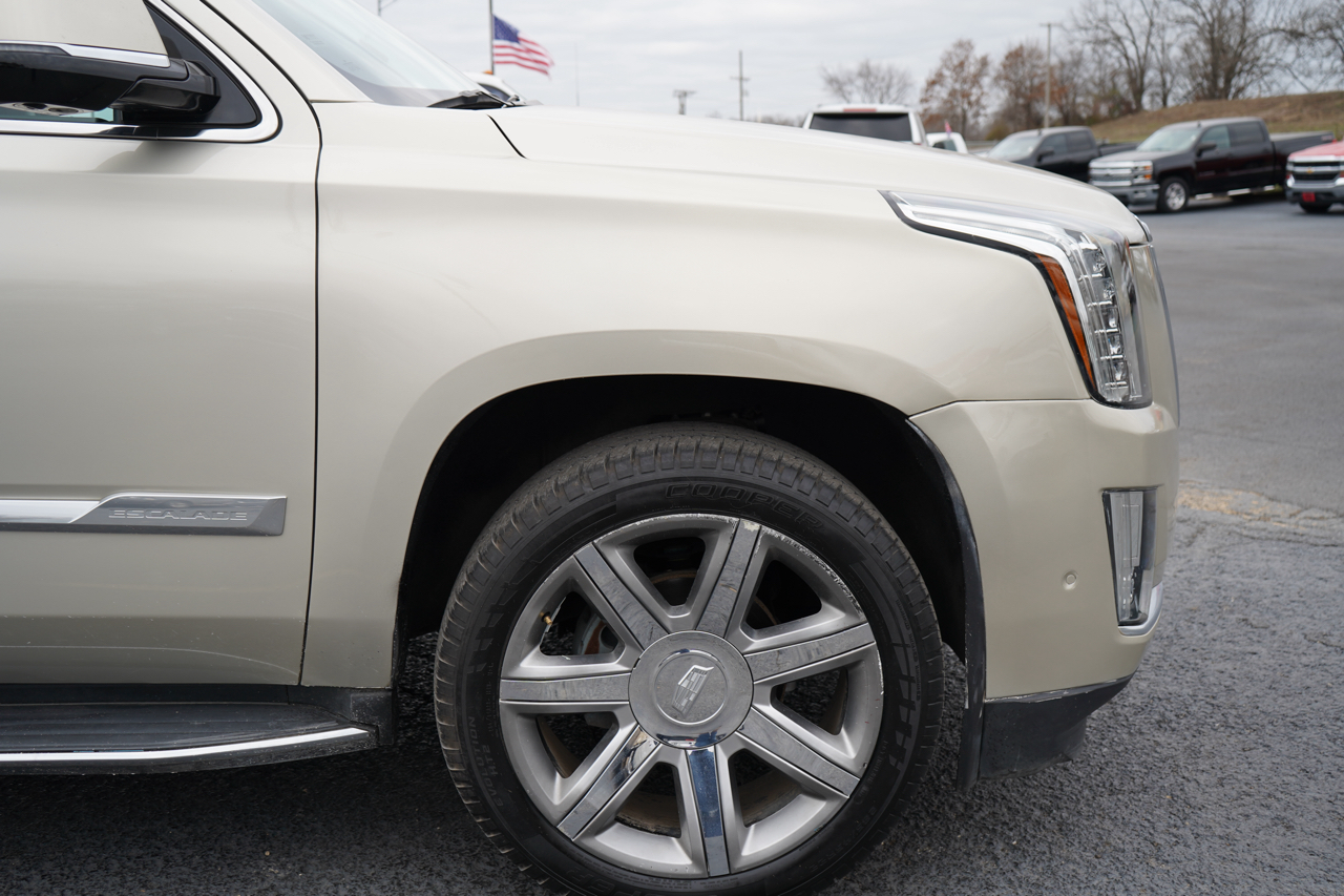 Cadillac Escalade 4WD 4dr Luxury 2017