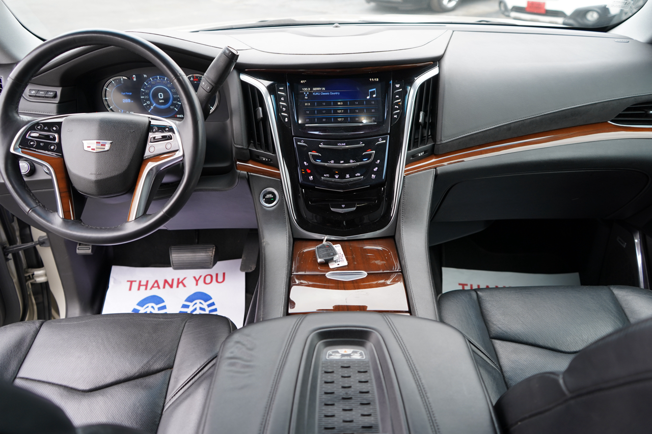 Cadillac Escalade 4WD 4dr Luxury 2017