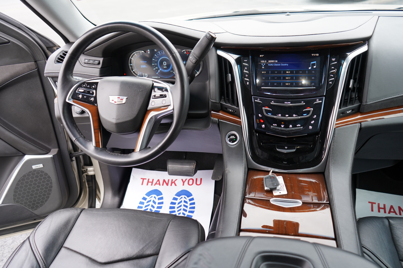 Cadillac Escalade 4WD 4dr Luxury 2017