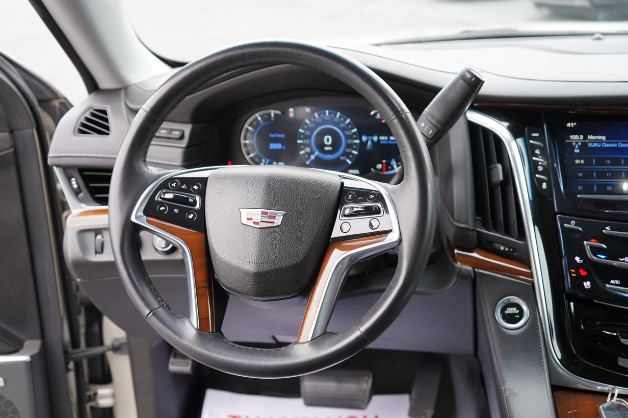 Cadillac Escalade 4WD 4dr Luxury 2017