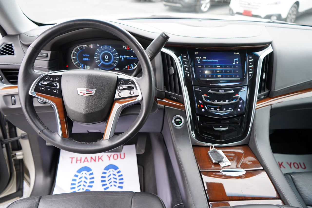 Cadillac Escalade 4WD 4dr Luxury 2017