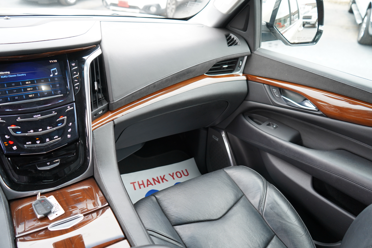 Cadillac Escalade 4WD 4dr Luxury 2017