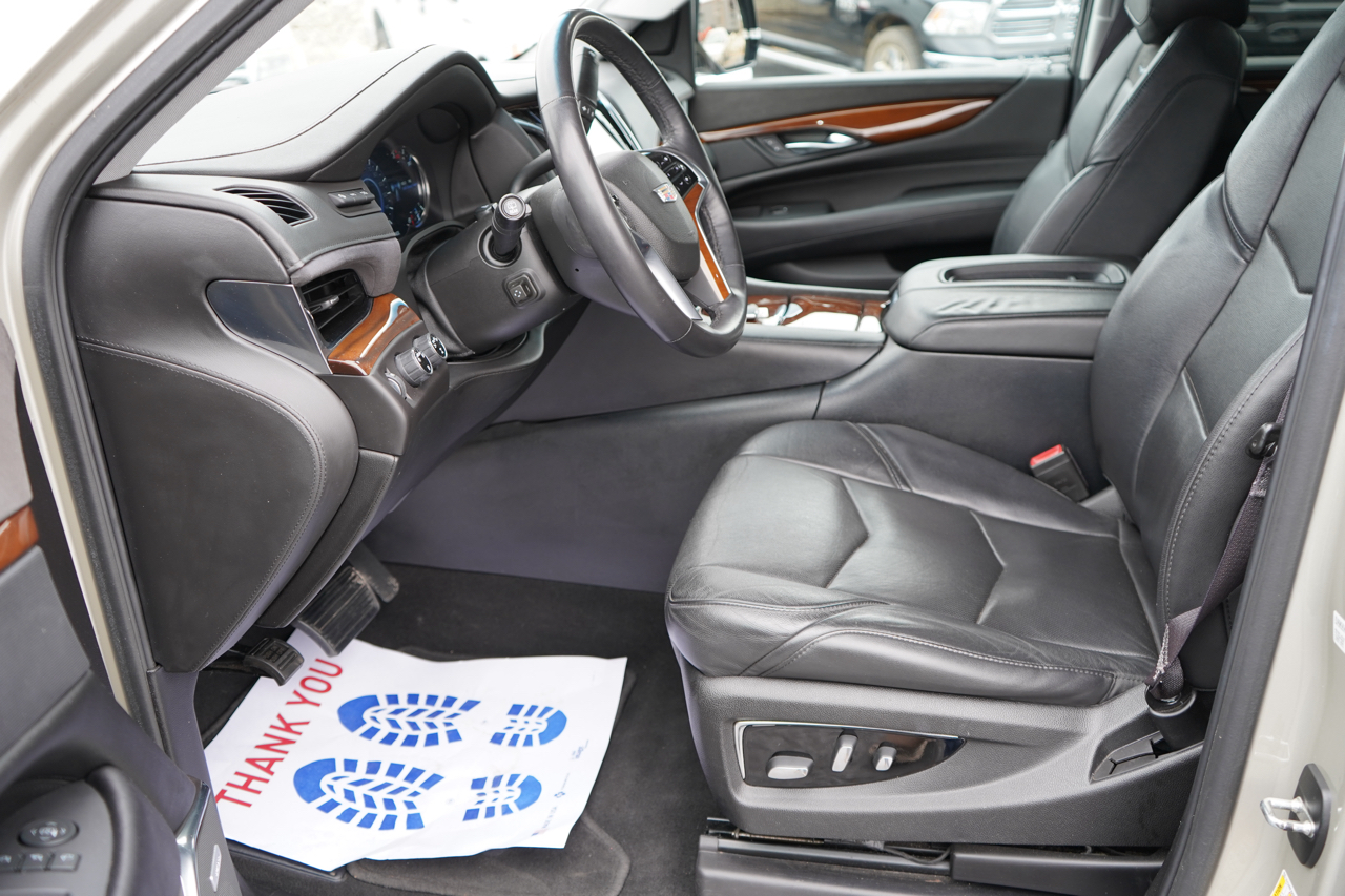 Cadillac Escalade 4WD 4dr Luxury 2017