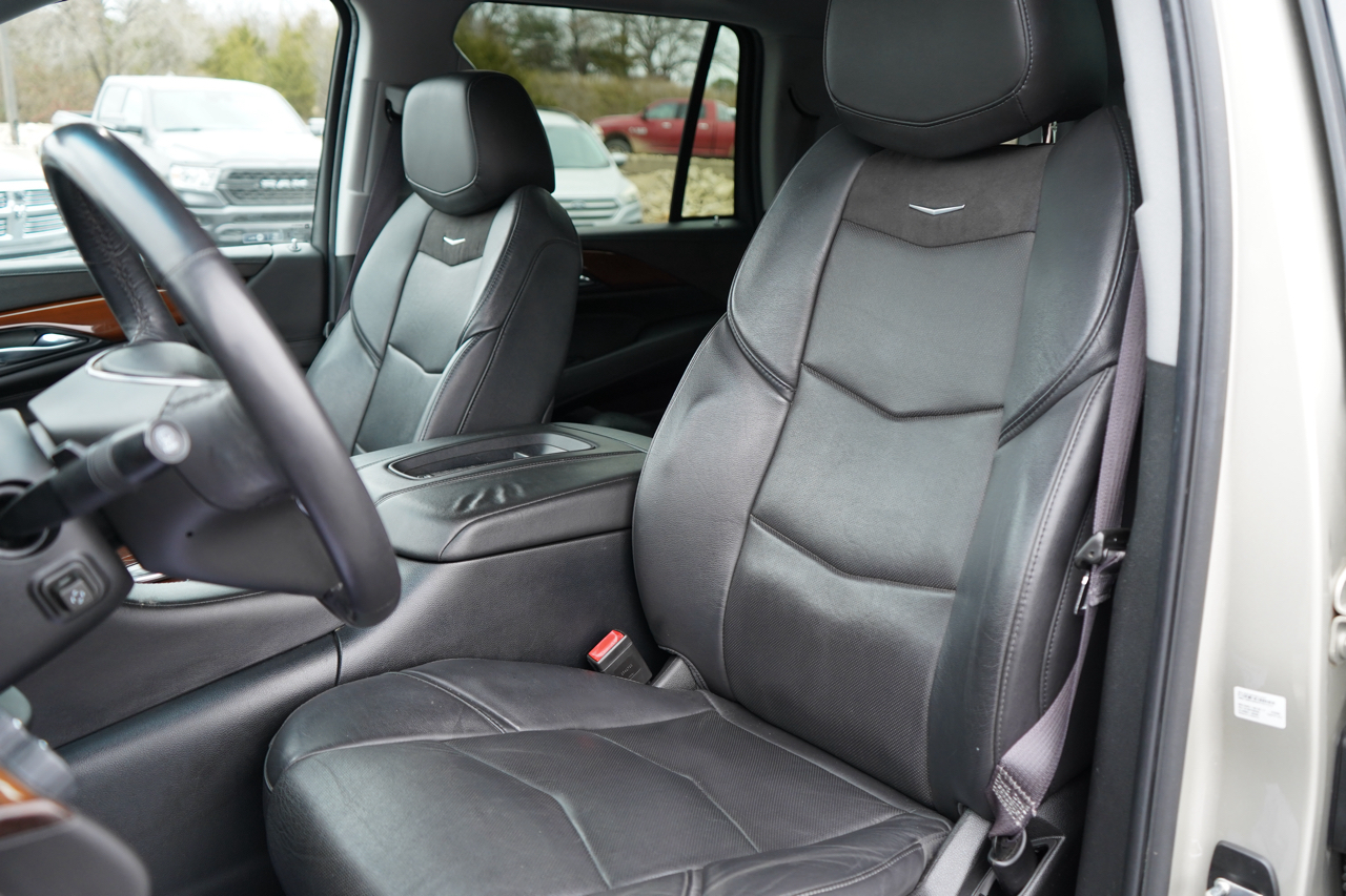 Cadillac Escalade 4WD 4dr Luxury 2017