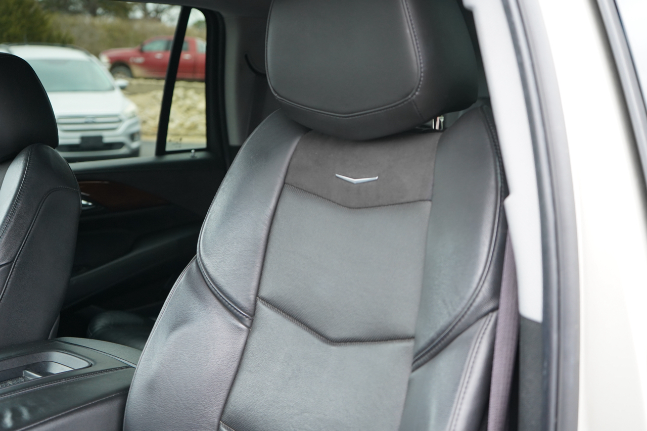 Cadillac Escalade 4WD 4dr Luxury 2017