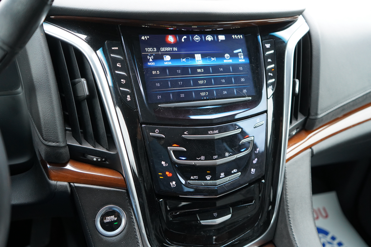 Cadillac Escalade 4WD 4dr Luxury 2017