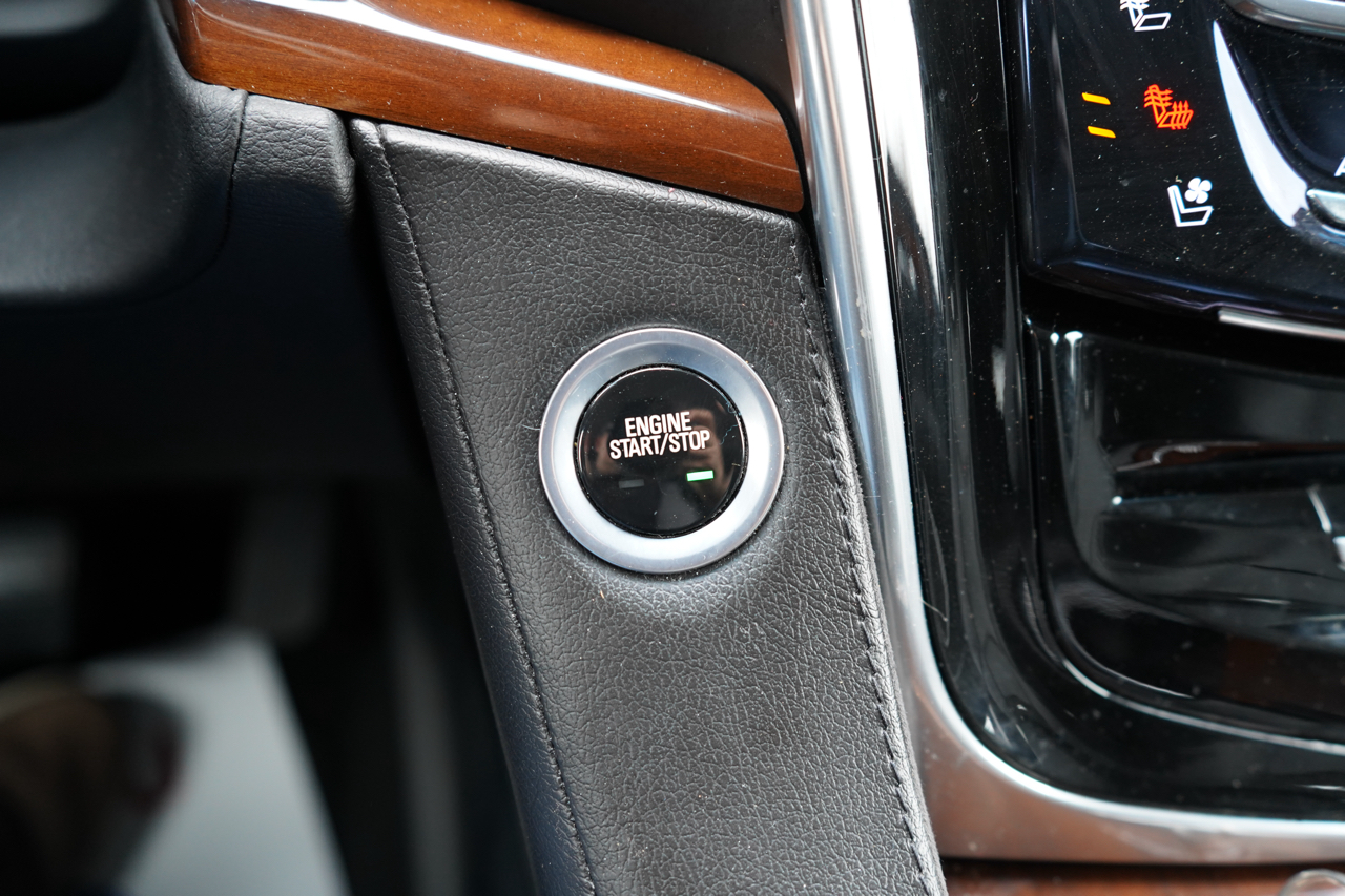 Cadillac Escalade 4WD 4dr Luxury 2017