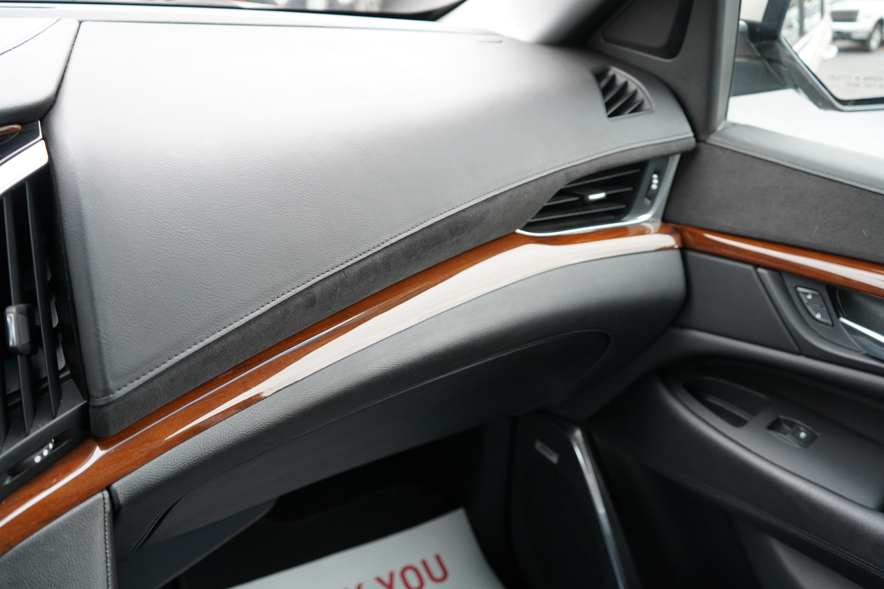 Cadillac Escalade 4WD 4dr Luxury 2017