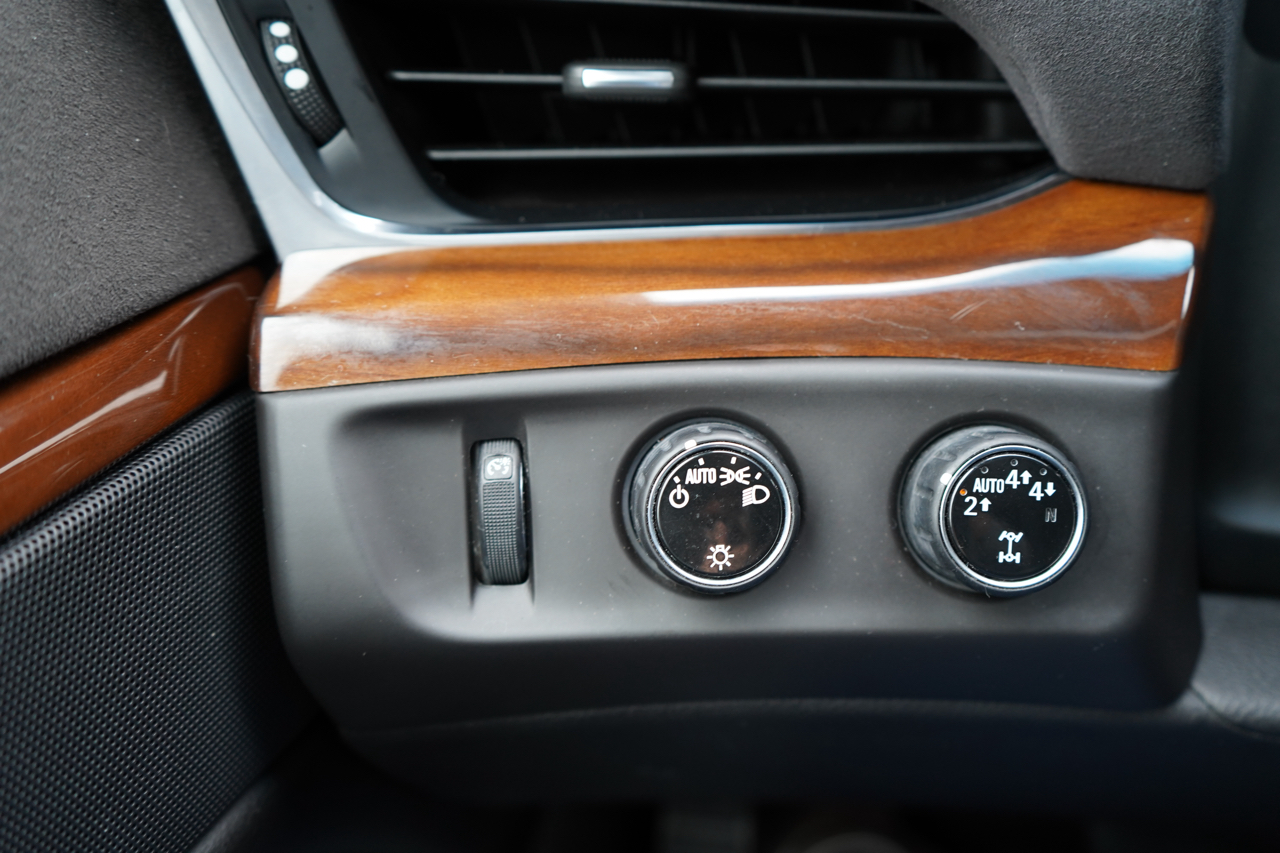 Cadillac Escalade 4WD 4dr Luxury 2017