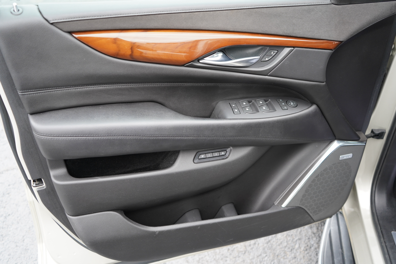 Cadillac Escalade 4WD 4dr Luxury 2017