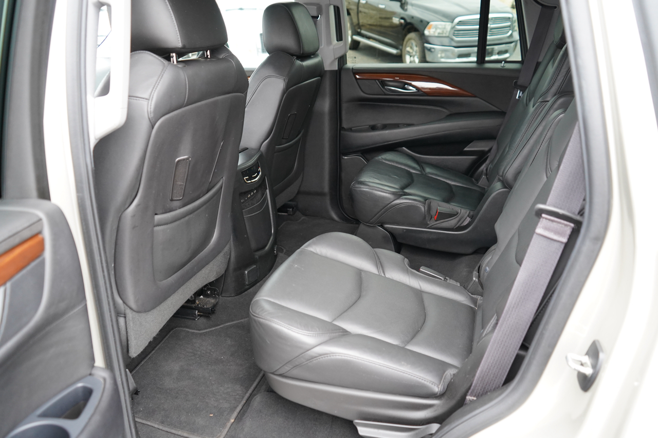 Cadillac Escalade 4WD 4dr Luxury 2017