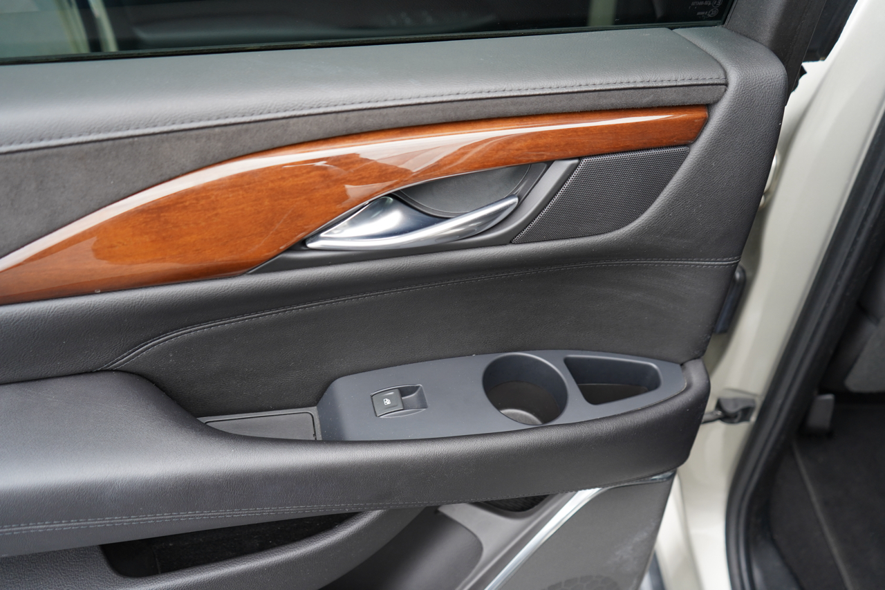 Cadillac Escalade 4WD 4dr Luxury 2017