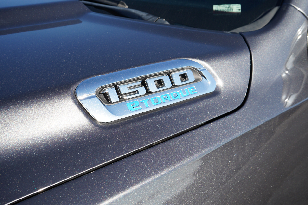 RAM 1500 Big Horn 4x4 Crew Cab 6'4" Box 2022