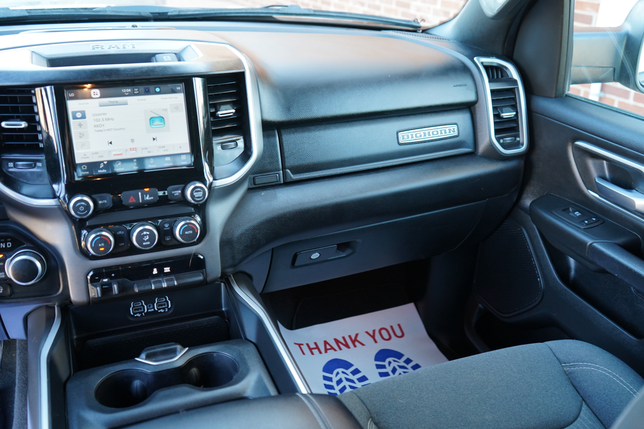 RAM 1500 Big Horn 4x4 Crew Cab 6'4" Box 2022