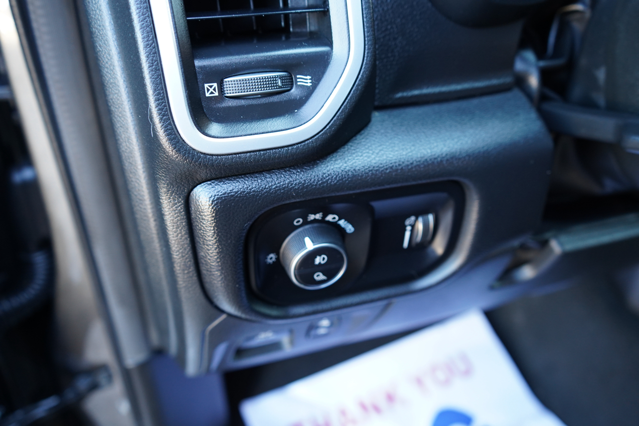 RAM 1500 Big Horn 4x4 Crew Cab 6'4" Box 2022