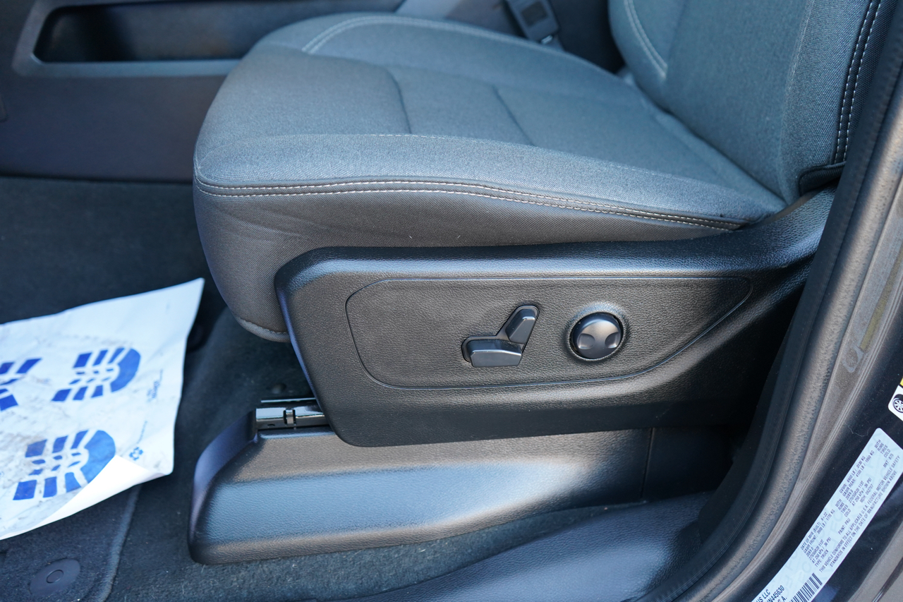 RAM 1500 Big Horn 4x4 Crew Cab 6'4" Box 2022